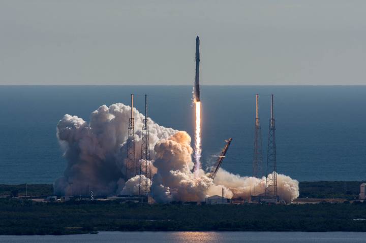 SpaceX, önemli bir ilke daha imza attı: İşte muhteşem görüntüler